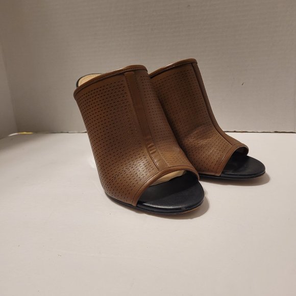 G.I.L.I. Womens Brown Perforated Leather Priscilla Heeled Mules Size 8 - Picture 8 of 9